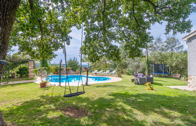 Apartamento de 3 quartos em Pazin com piscina e jardim - Foto 13