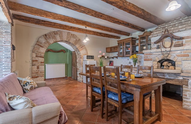 Apartamento de 2 quartos em Pazin com piscina e jardim - Foto 24