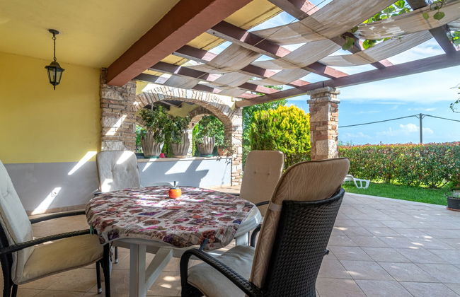 Apartamento de 2 quartos em Pazin com piscina e jardim - Foto 9