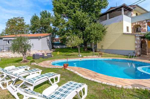 Photo 25 - 2 bedroom Apartment in Pazin with swimming pool and garden