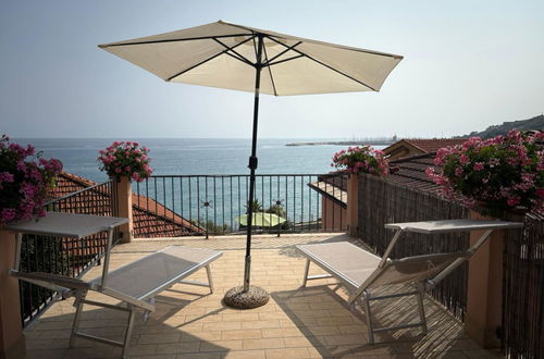 Foto 2 - Casa de 2 quartos em Cipressa com jardim e terraço