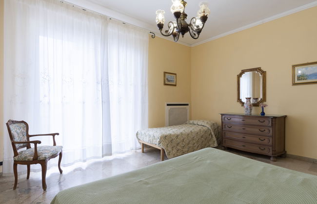 Casa de 3 quartos em Cipressa com jardim e terraço - Foto 20