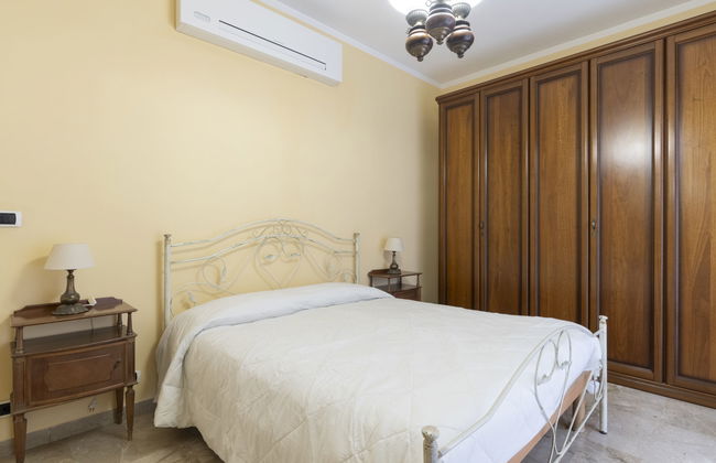 Casa de 3 quartos em Cipressa com jardim e terraço - Foto 14
