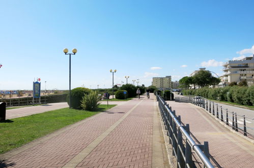 Foto 16 - Appartamento con 1 camera da letto a San Michele al Tagliamento con piscina e terrazza