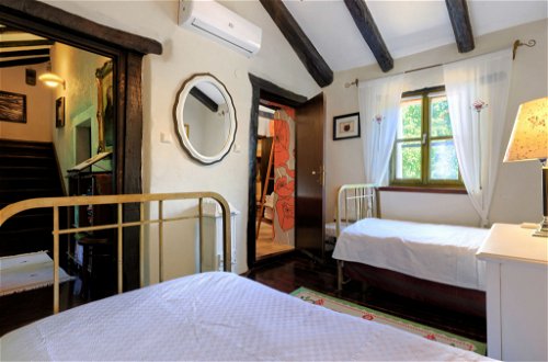 Foto 30 - Haus mit 3 Schlafzimmern in Buzet mit garten und terrasse