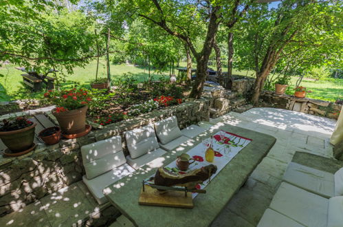 Foto 5 - Casa de 3 habitaciones en Buzet con jardín y terraza