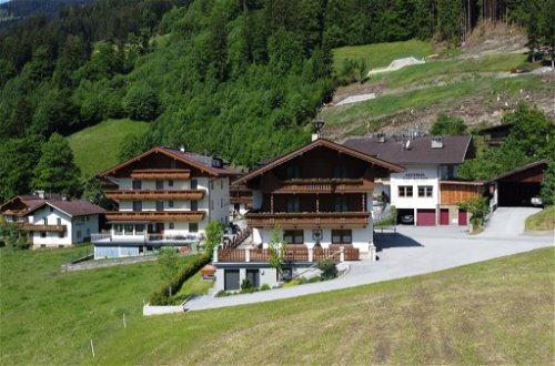 Foto 1 - Appartamento con 3 camere da letto a Schwendau con vista sulle montagne