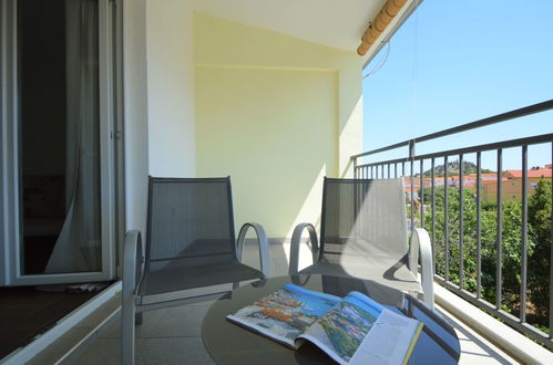 Photo 9 - Appartement de 1 chambre à Tribunj avec jardin et terrasse