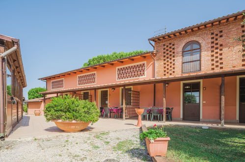 Foto 30 - Appartamento con 2 camere da letto a Castelfranco di Sotto con piscina e giardino