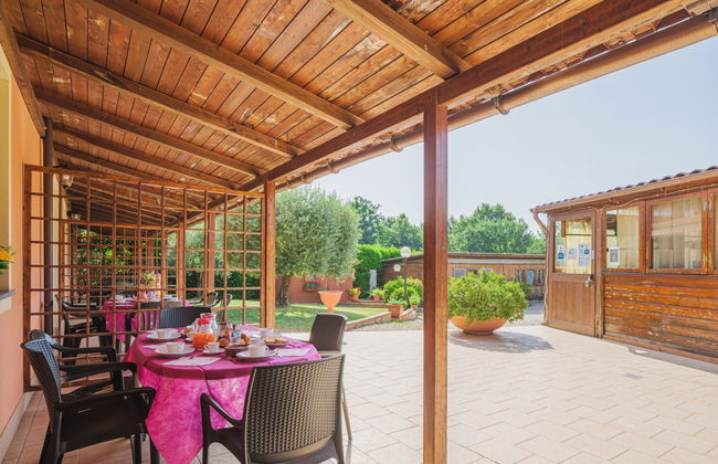 2 bedroom Apartment in Castelfranco di Sotto with swimming pool and garden - Photo 3