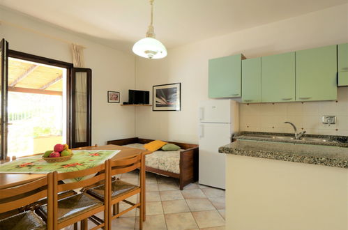 Photo 7 - 2 bedroom Apartment in Capoliveri with garden and sea view