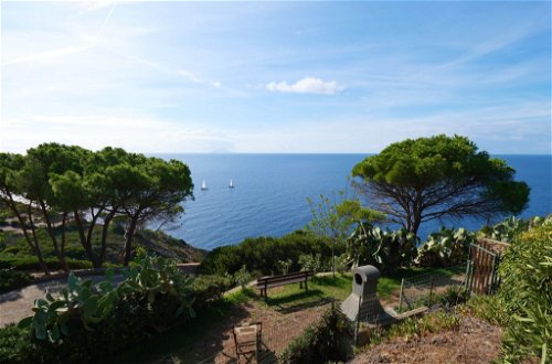 Photo 28 - 2 bedroom Apartment in Capoliveri with garden and sea view