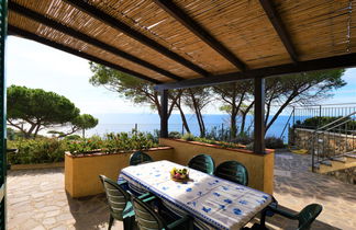 Photo 2 - 2 bedroom Apartment in Capoliveri with garden and sea view