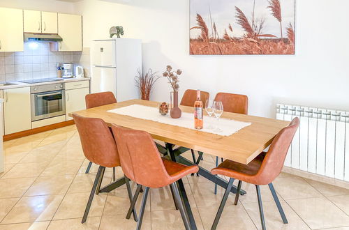 Photo 16 - 2 bedroom Apartment in Poreč with swimming pool and garden