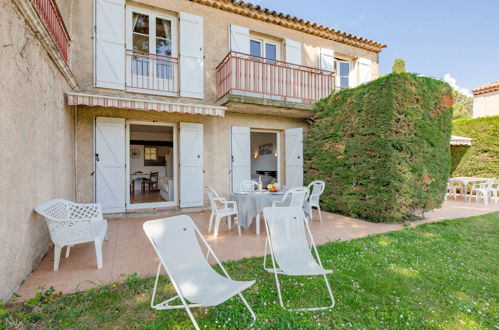 Foto 2 - Appartamento con 1 camera da letto a Sainte-Maxime con piscina e vista mare