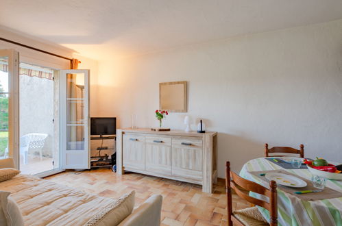 Foto 8 - Apartamento de 1 habitación en Sainte-Maxime con piscina y vistas al mar