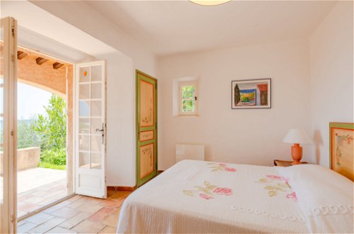 Foto 11 - Casa con 4 camere da letto a Sainte-Maxime con piscina privata e vista mare