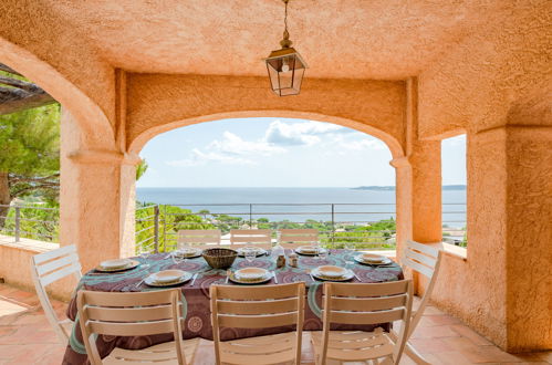 Photo 22 - Maison de 4 chambres à Sainte-Maxime avec piscine privée et vues à la mer