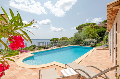 Foto 1 - Casa de 4 quartos em Sainte-Maxime com piscina privada e vistas do mar