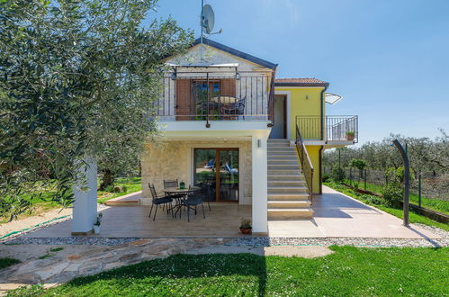 Foto 12 - Casa con 2 camere da letto a Umag con piscina privata e vista mare