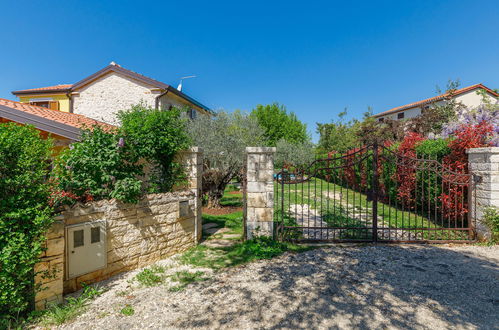 Foto 38 - Casa de 2 quartos em Umag com piscina privada e jardim