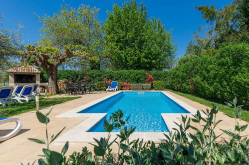 Foto 5 - Casa de 2 quartos em Umag com piscina privada e vistas do mar