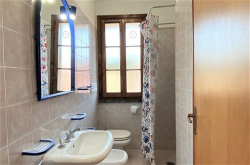 Foto 16 - Appartamento con 2 camere da letto a Rosignano Marittimo con vista mare