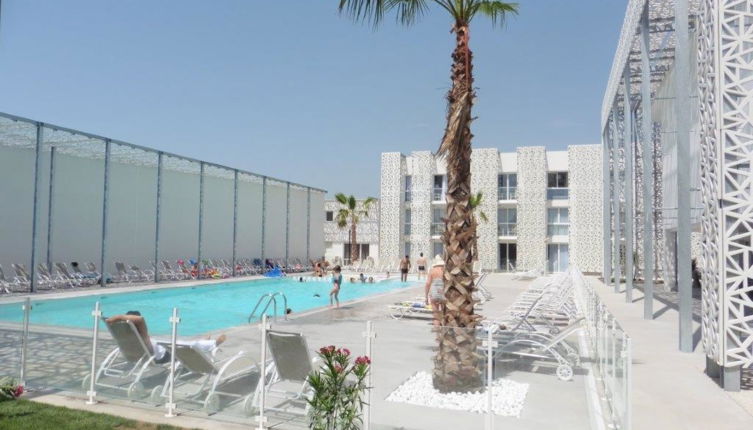 Foto 1 - Casa de 2 habitaciones en Agde con piscina y vistas al mar