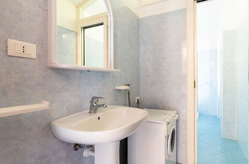Foto 19 - Appartamento con 2 camere da letto a Diano Castello con piscina e giardino