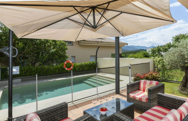 Casa de 5 quartos em Olot com piscina privada e jardim - Foto 2