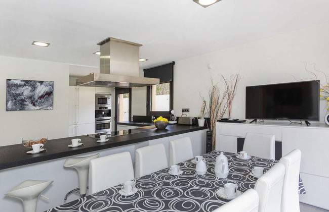 Casa de 5 quartos em Olot com piscina privada e jardim - Foto 10