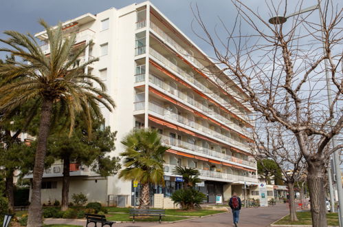 Foto 17 - Appartamento con 1 camera da letto a Cagnes-sur-Mer con terrazza e vista mare