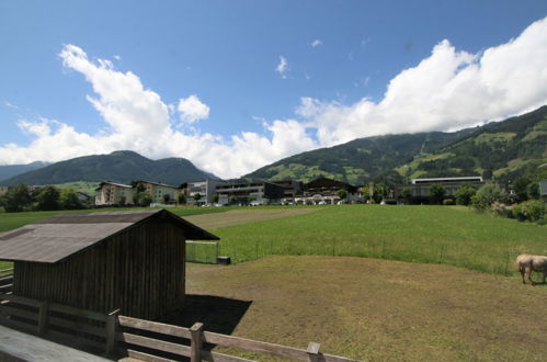 Foto 5 - Appartamento con 2 camere da letto a Fügen con vista sulle montagne