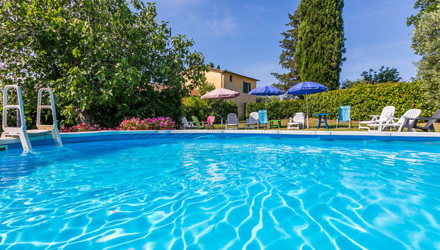 Apartamento de 2 quartos em Follonica com piscina e jardim - Foto 2