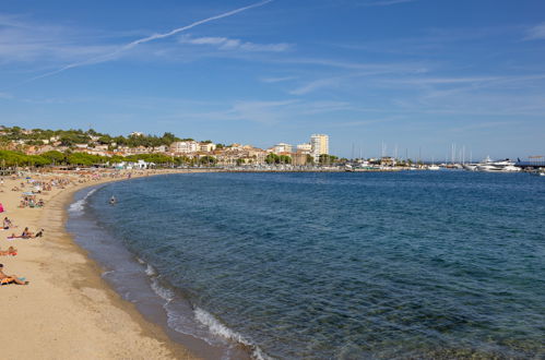 Foto 25 - Apartamento de 2 habitaciones en Sainte-Maxime con piscina y vistas al mar