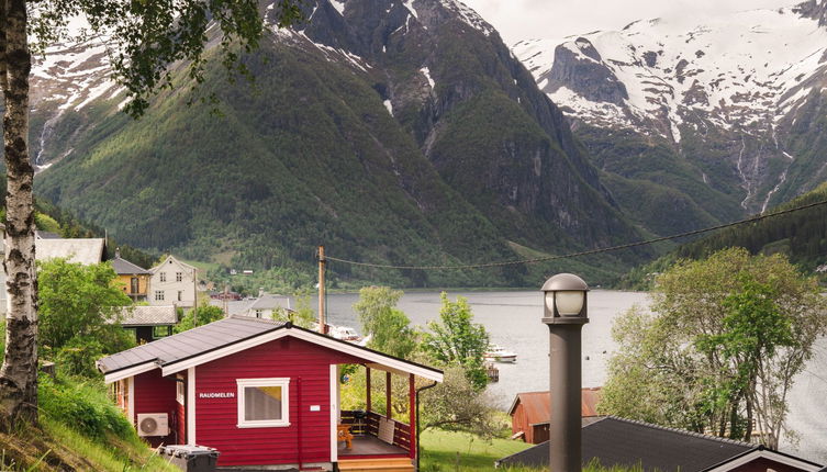 Foto 1 - Casa de 2 habitaciones en Balestrand con jardín y terraza