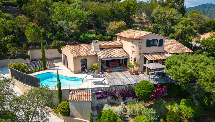 Foto 1 - Casa de 3 quartos em Bormes-les-Mimosas com piscina privada e vistas do mar