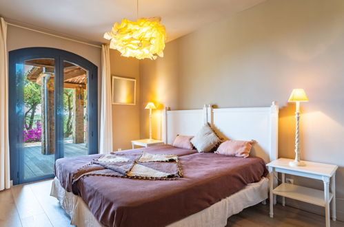 Foto 16 - Casa con 3 camere da letto a Bormes-les-Mimosas con piscina privata e vista mare