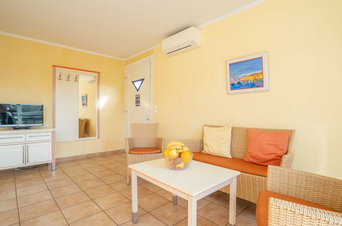 Foto 6 - Apartamento de 2 quartos em Sainte-Maxime com piscina e vistas do mar