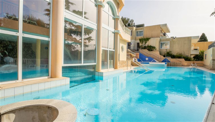 Foto 1 - Appartamento con 2 camere da letto a Sainte-Maxime con piscina e vista mare
