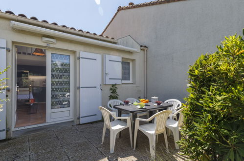 Photo 12 - 1 bedroom House in Vaux-sur-Mer with swimming pool and garden