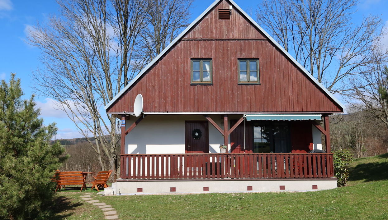 Casa de 3 quartos em Černý Důl com piscina e jardim - Foto 1