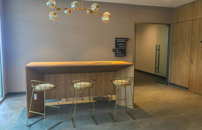Best Homey And Nice 1Br At Ciputra World 2 Apartment - Foto 27