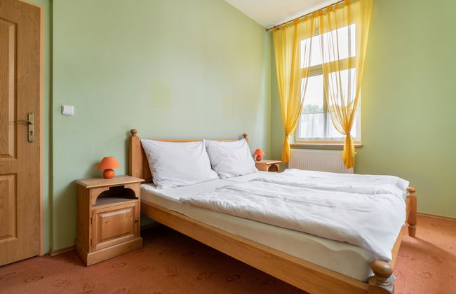 Apartamento de 2 quartos em Desná com banheira de hidromassagem - Foto 4