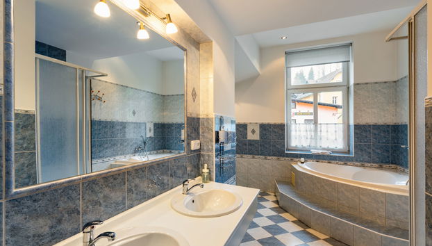 Apartamento de 2 quartos em Desná com banheira de hidromassagem - Foto 5