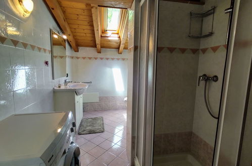 Foto 16 - Appartamento con 2 camere da letto a Sorico con piscina e giardino