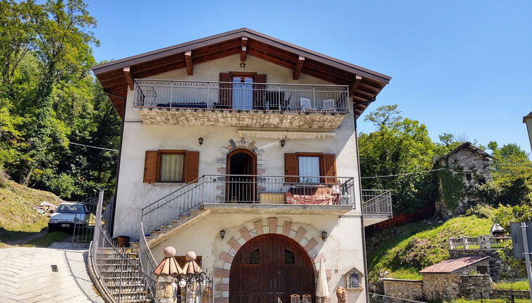 Foto 1 - Appartamento con 2 camere da letto a Sorico con piscina e vista sulle montagne