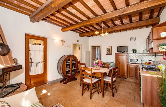 Apartamento de 3 quartos em Paciano com piscina e jardim - Foto 9