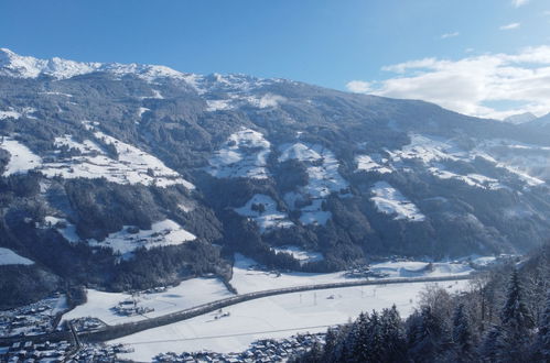 Foto 52 - Appartamento con 3 camere da letto a Aschau im Zillertal con vista sulle montagne