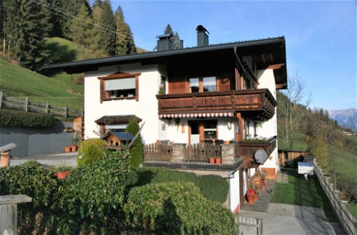 Foto 30 - Appartamento con 3 camere da letto a Aschau im Zillertal con vista sulle montagne